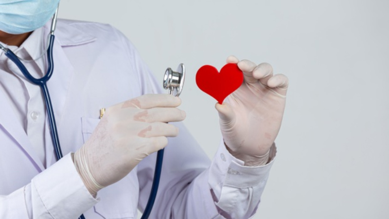 Bác sĩ bảo vệ sự sống cho mọi người